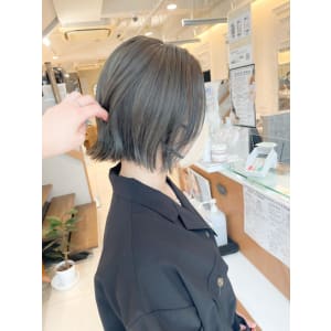 オリーブグレー オリーブカラー 切りっぱなしボブ【横浜】