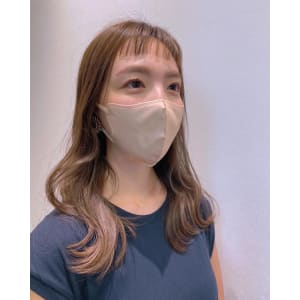 大人可愛いオン眉ロングスタイル