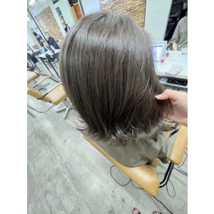 白髪ぼかしハイライトイルミナカラー￥15400