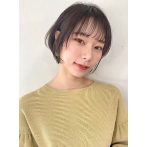 耳掛けして可愛いショートスタイル