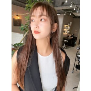 シースルーバングと顔まわりが可愛いロング☆