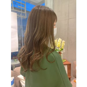 艶髪と透明感！オリーブグレージュカラー☆