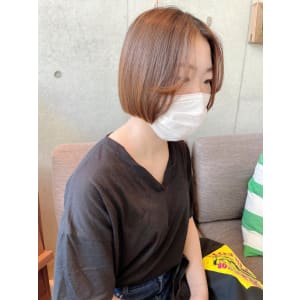 顎上のコンパクトボブでシャープに