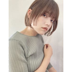 顔まわりでアクセント！ボブスタイル