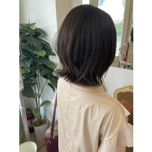 外ハネナチュラルくびれ外ハネミディアムヘア梅ヶ丘美容室