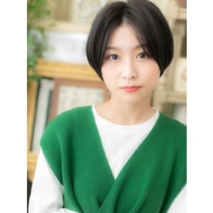 センターパート小顔ミニボブショートマッシュ　前髪なしショート