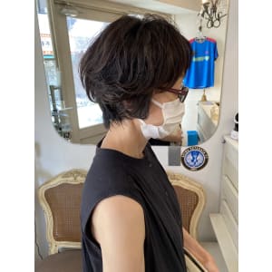 大人可愛いナチュラルふんわりカールショートヘア梅ヶ丘美容室