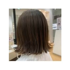 外ハネ切りっぱなしボブ　3月