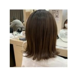 外ハネ切りっぱなしボブ　3月