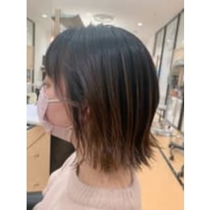 切りっぱなしボブ　3月