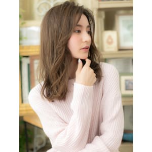 ナチュラルアッシュ小顔抜け感センターパートミルクティピンク