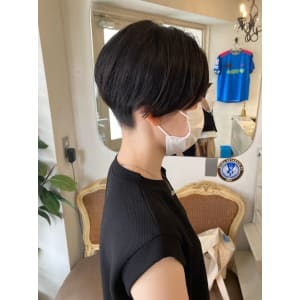 黒髪ハンサムマッシュショートヘア30代40代世田谷梅ヶ丘美容