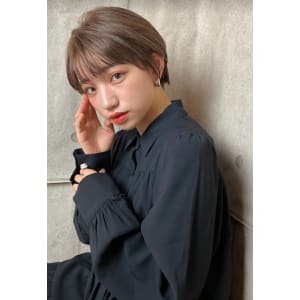 三軒茶屋_レディース_ミルクティ_ハイトーン_ブリーチ_小顔