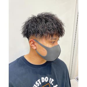 横浜メンズパーマツイストスパイラルパーマ刈り上げマッシュ髪型