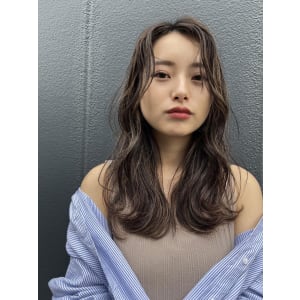miu&岩本康太　馴染む大人ハイライトとフェイスレイヤー