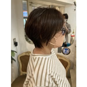 ニュアンスカラーで作る美髪ショートヘア40代50代梅ヶ丘美容