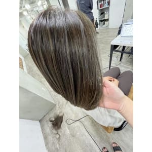 白髪ぼかしハイライトイルミナカラー￥15400