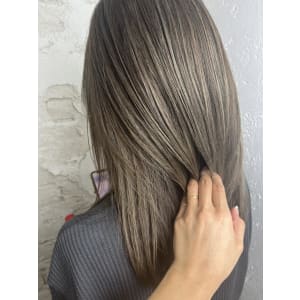 白髪ぼかしハイライトイルミナカラー￥15400