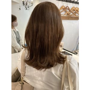 大人女子に人気◎くびれ外ハネセミディヘア40代梅ヶ丘美容室