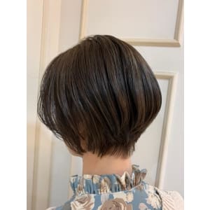 《cropes 辻堂 阿部美月》柔らかショートシアーベージュ