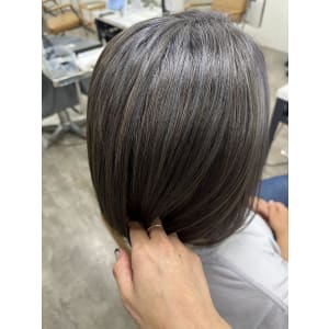 白髪ぼかしハイライトイルミナカラー￥15400