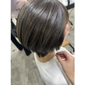 白髪ぼかしハイライトイルミナカラー￥15400