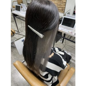 インナーカラー/シルバーグレー/20代/￥14630