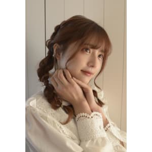 編み込みねじりアレンジ - NATUREL 武蔵新田店【ナチュレルムサシニッタテン】掲載中