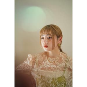 ホワイトベージュ×似合わせカット