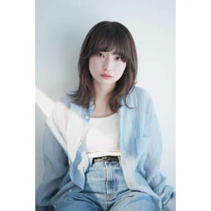 グレージュ×ミディアム