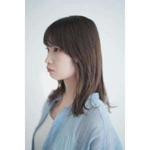 グレージュ×ミディアム
