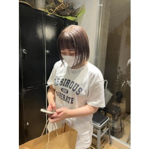 ミルクティーベージュ　グレージュ　切りっぱなしボブ