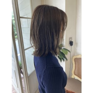 オフィスにも◎切りっぱなしセミディヘアグレージュ梅ヶ丘美容室