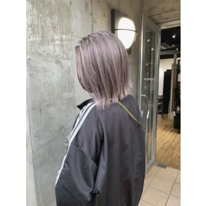ハイライト　インナーカラー　イヤリングカラー