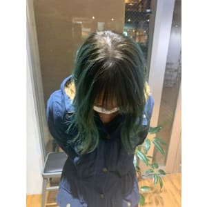 ハイライト　インナーカラー　イヤリングカラー