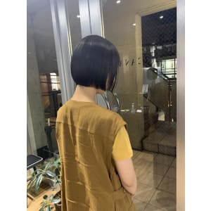 透明感カラー ダークグレー 秋カラー 切りっぱなしボブ ボブ