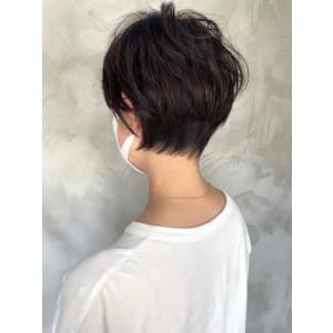 大人ショート　黒髪　ショートヘア