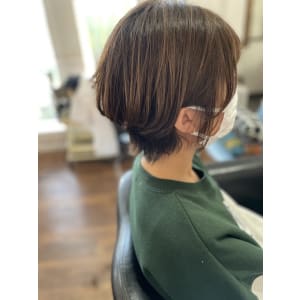 丸みのある女性らしいショート - REGISTA hair works【レジスタヘアーワークス】掲載中