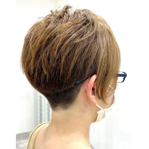 【RATIO 国分寺 渡邊陽平】刈り上げ白髪ぼかしアシメ!4 - RATIO HAIR DESIGN【レイシオ ヘア デザイン】掲載中