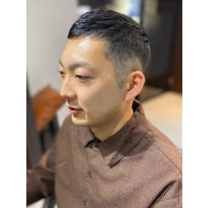 大人の刈り上げスタイル - BARBER-BAR 四谷店【バーバーバー ヨツヤテン】掲載中