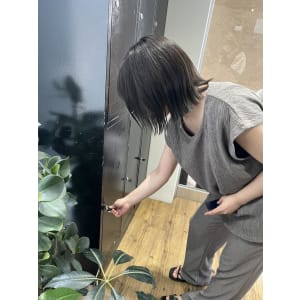 グレージュ　ミルクティーベージュ　秋カラー