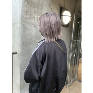 グレージュ　ミルクティーベージュ　ハイトーン