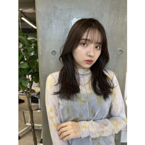 miu&岩本康太　大人っぽくびれヘア