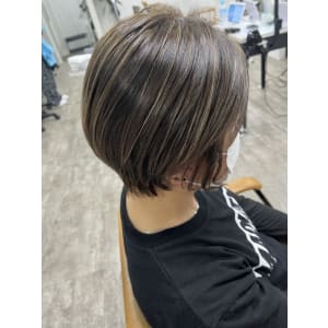 白髪ぼかしハイライトイルミナカラー￥15400