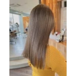 バニラベージュ - hair lounge ungu【ヘアーラウンジアングゥ】掲載中