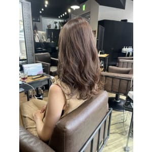レイヤーカット　透明感カラー　ハイライト