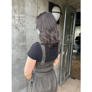 レイヤーカット　透明感カラー　ハイライト