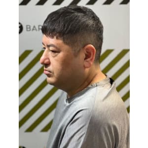 大人の刈り上げスタイル - BARBER-BAR 四谷店【バーバーバー ヨツヤテン】掲載中