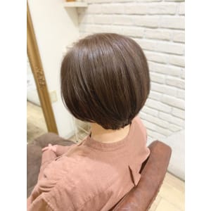 【MAGIC 小名木】王道ショートスタイル＆ベージュカラー