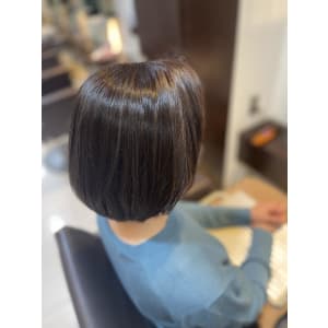 白髪染めを明るくするハイライトカラー